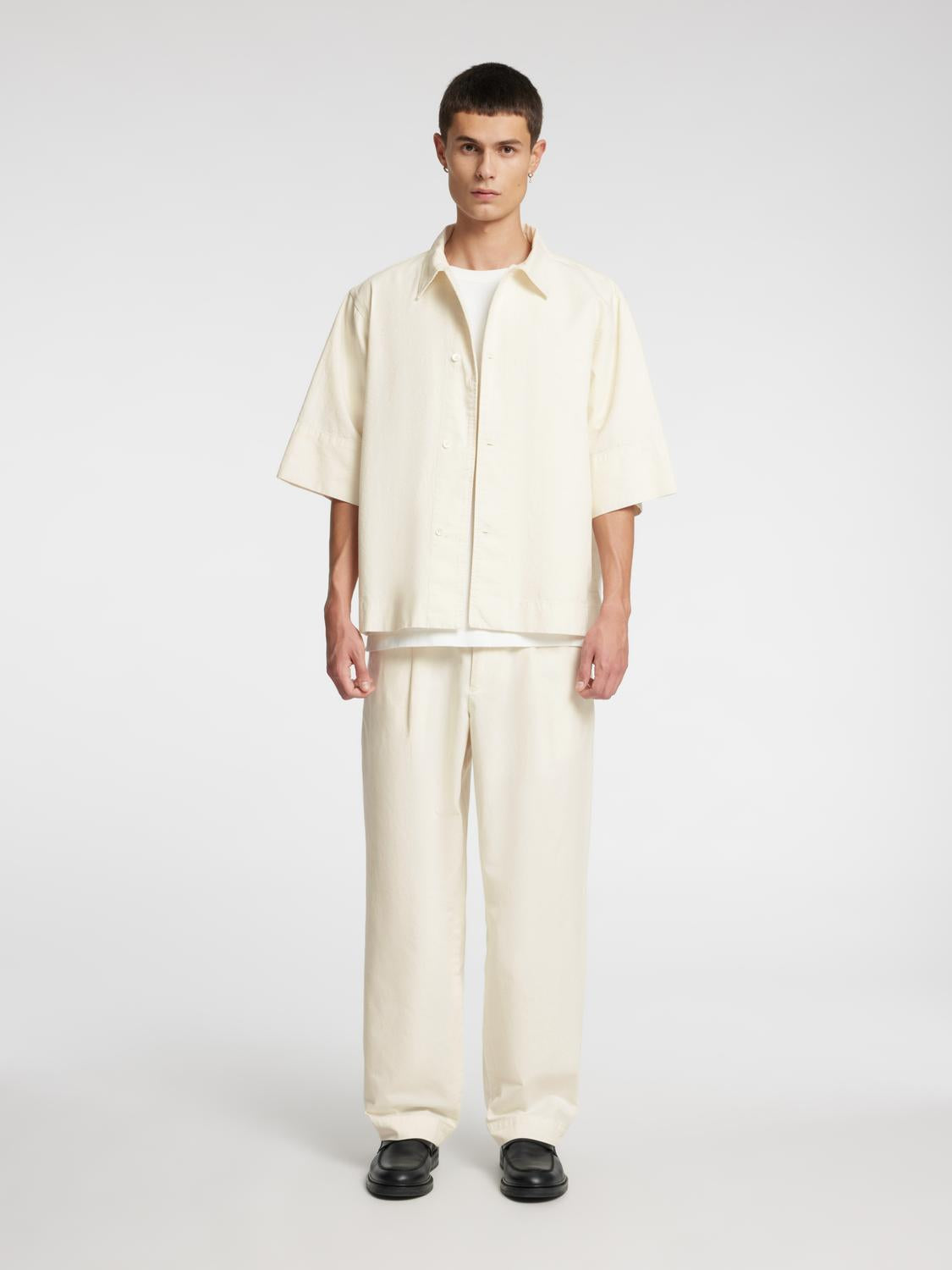 model_shot-front_full